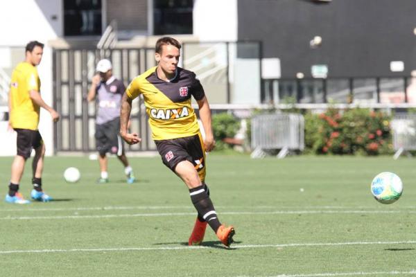 Marquinhos do Sul durante treinamento de finalizao