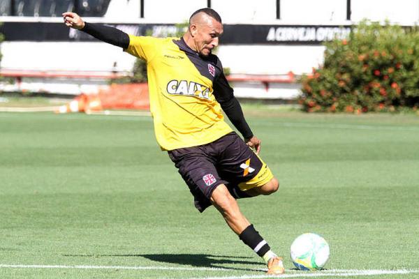 Guiazu durante treinamento em So Janurio