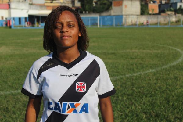 Sthephanie, camisa 10 da equipe sub-17 do Vasco