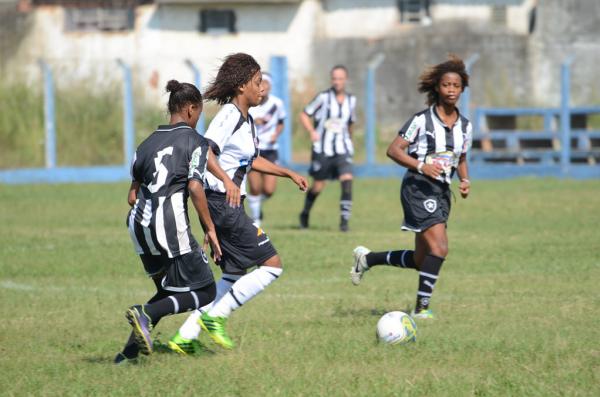 Sthephanie em ao na deciso contra o Botafogo