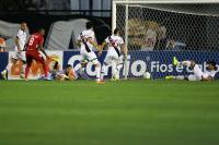 Momento do gol contra de Diego Renan