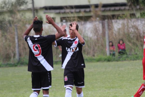 Caio Monteiro (9) e Matheus Pet