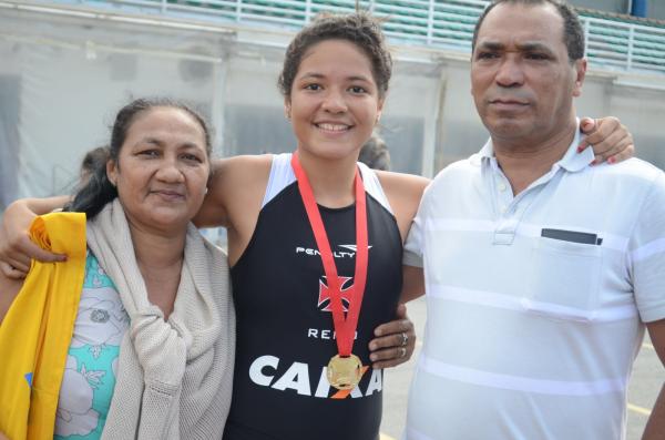 Remadora Yasmim Lima recebeu o carinho dos pais aps a vitria