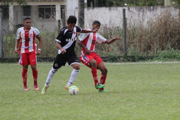 Evander foi o vice-artilheiro da base do Vasco em 2013