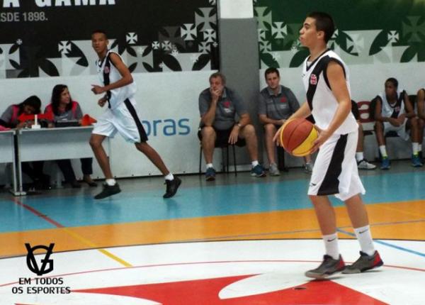 Armador Igor Viana se destacou na vitria vascana