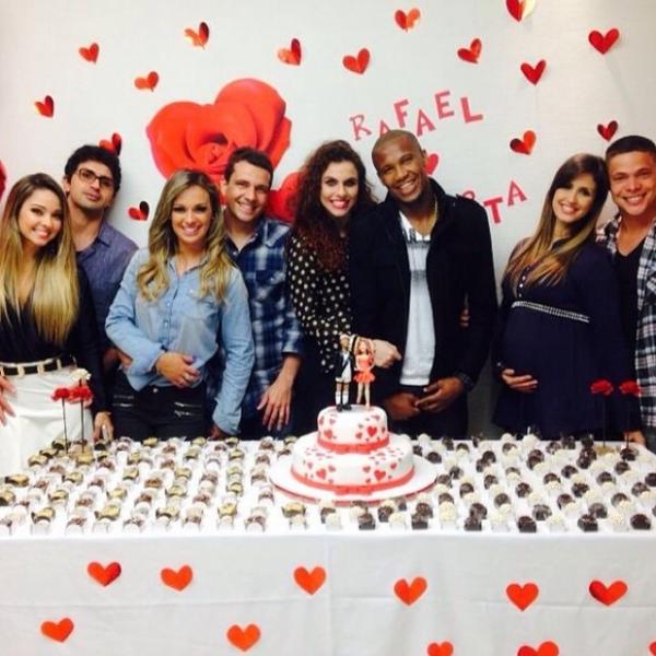 Roberta Appratti e Rafael Vaz com amigos