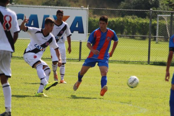 Bruno Cosendey j marcou cinco gols no Carioca sub-17