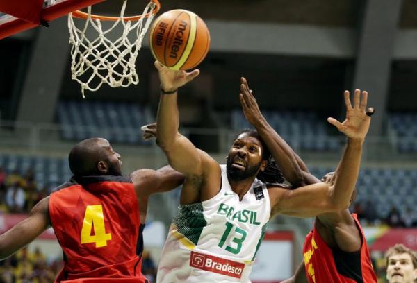 Nen fez 7 pontos contra a Angola.