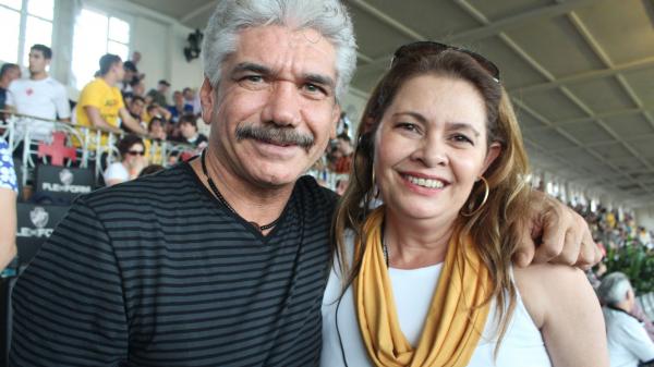 Jackson Antunes e Martha Tulio