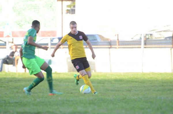 Guilherme Costa em ao na Ilha do Governador