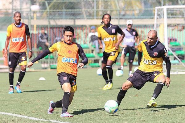 Vasco suou a camisa na manh desta quinta-feira no CFZ