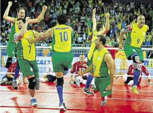 Primeiro lugar. O Brasil vence os Estados Unidos na final e conquista a medalha de outro no vlei paralmpico, no Parapan do Rio, em 2007