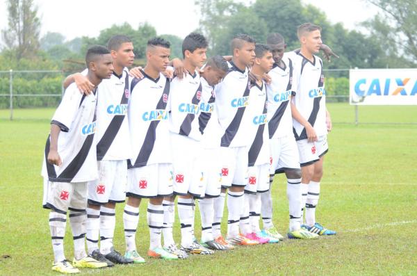 Alexander fez boas defesas no tempo normal