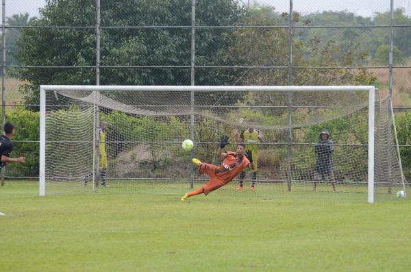 Alexander pegou o quinto pnalti cobrado pelo Botafogo