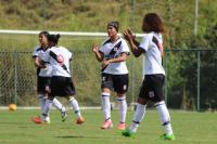 Las Veloso (centro) comemora segundo gol marcado