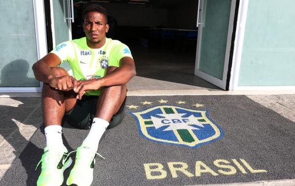 Thalles tem Drogba e Fred como referncias e sonha disputar uma Copa ao lado de Neymar