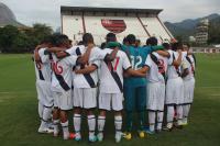 Elenco sub-16 antes do incio da partida