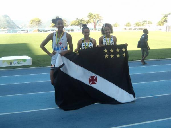 Pmella Nascimento, Sthella Rodrigues e Julia Alexandre