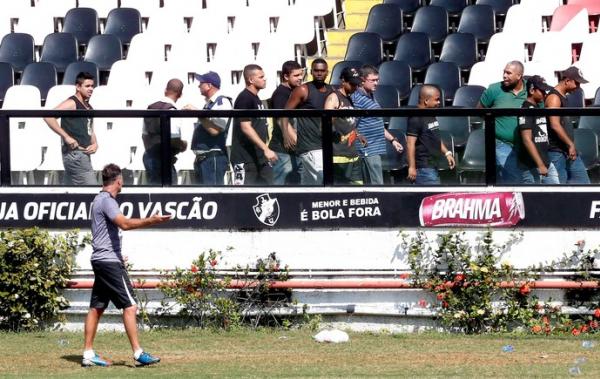 Torcida do Vasco presente ao treino do Vasco 