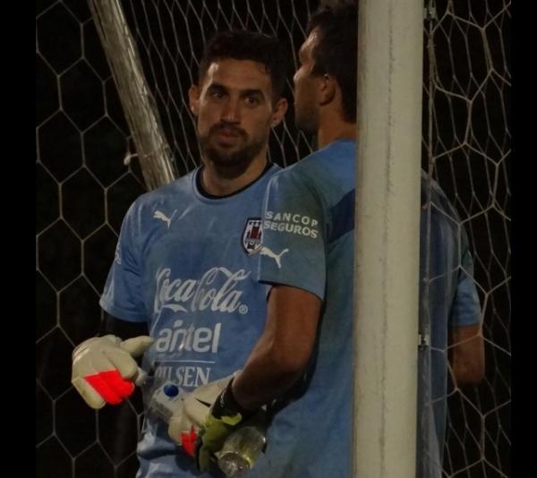 Martn Silva durante treinamento da Seleo do Uruguai
