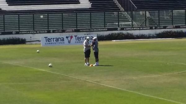 Joel Santana vestiu um calo no treino do Vasco em So Janurio
