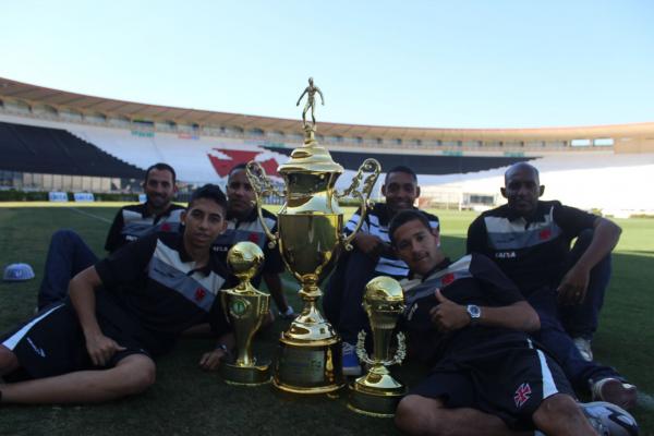 Treinador Rodrigo Terra e preparador Marcos Vincius tambm estiveram na conquista