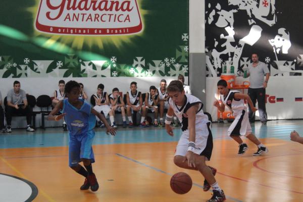 Gabriel, destaque do mirim, em ao contra o Abig/Jequi