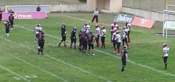 De virada, o Flamengo derrotou o Vasco por 28 a 23, neste sbado, no Estdio da Portuguesa