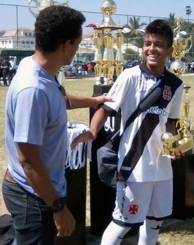 Andrey, Alan e Evander: joias da base do Vasco