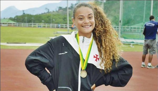 Emelly Nicole ganhou a medalha de ouro na marcha atltica