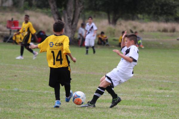 Vasco estreou com quatro vitria no Trofu Antnio Peralta