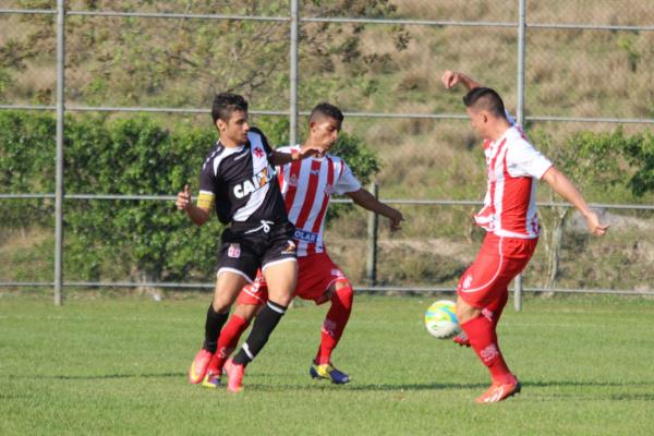 Guilherme Costa balanou as redes contra o Bangu
