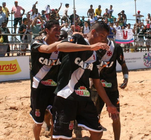 Jogadores fizeram a tradicional comemorao do Trem Bala da Areia