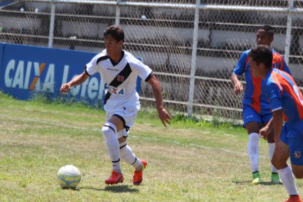 Matheus Pet foi novamente titular no time sub-17