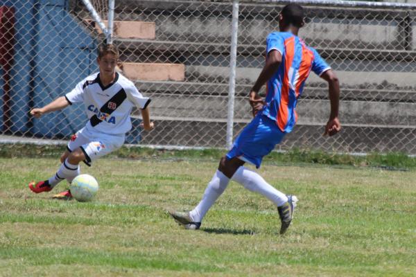 Marquinhos tambm anotou um tento neste sbado