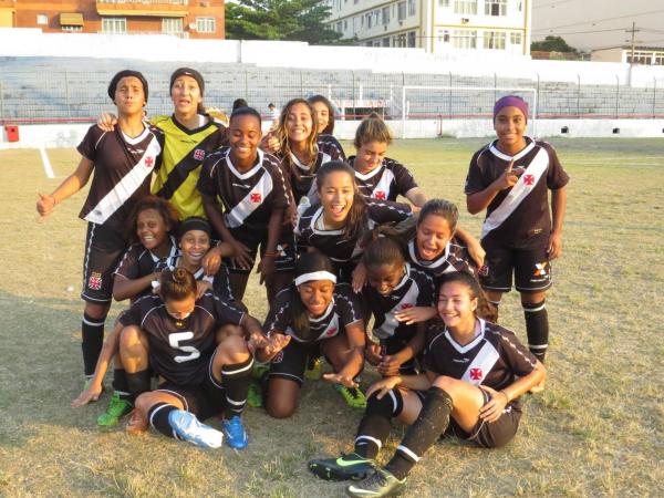 Vascanas comemoram vitria aps o fim do jogo