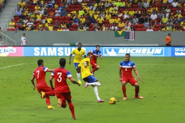 Thalles (camisa 9) com a Seleo Olmpica