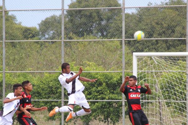 Andrey Ramos desperdiou uma boa chance no segundo tempo