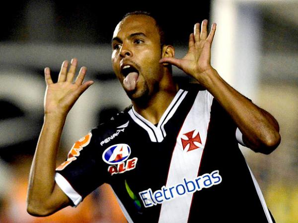 Alecsandro, no Vasco, comemorando gol na final da Copa do Brasil 2011