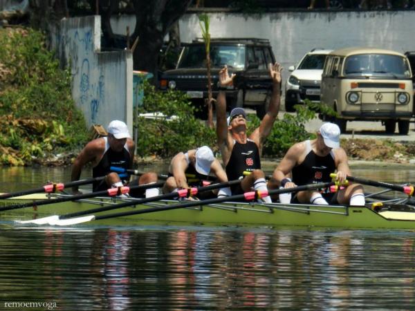 Vascanos festejam ttulo Estadual na categoria Mster