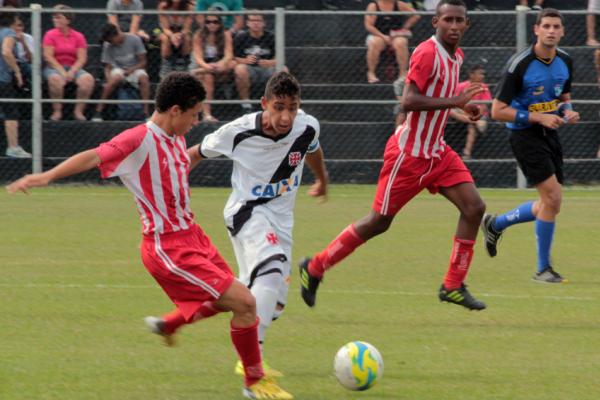 Joo Bernardo em ao contra o Bangu