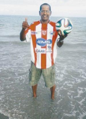 Cafezinho vive em Macei e relembra com carinho a poca em que jogava