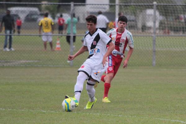 Matheus Pet em ao contra o Bangu
