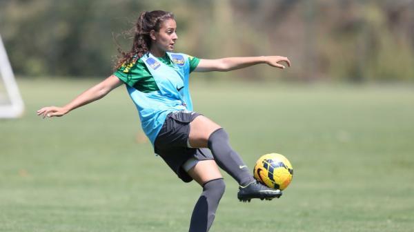 Angelina entoru no segundo tempo e teve uma boa atuao