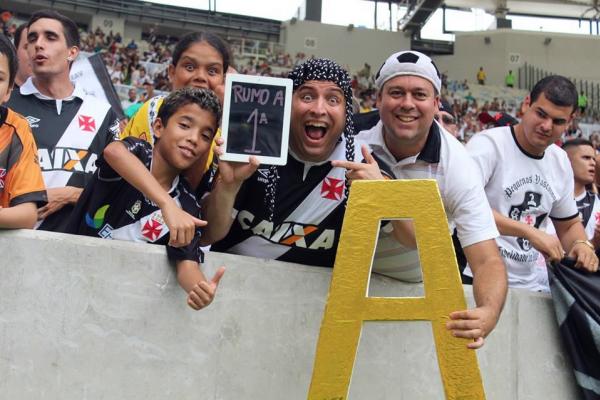 Homem Piruca levou o seu tradicional tablet