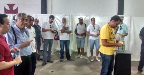 Eurico Miranda provoca adversrio poltico Julio Brant durante eleies para presidncia do Vasco