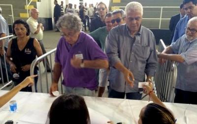 Dinamite vota: sem ateno a candidatos