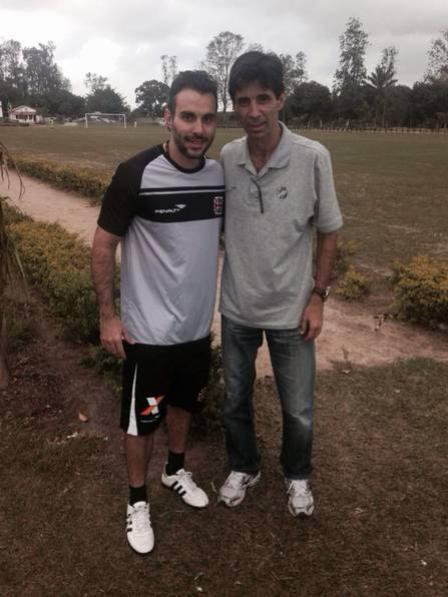 Mico com coordenador da base do Vasco, Mauro Galvo