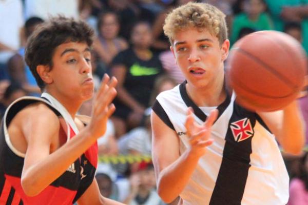 Gabriel foi um dos destaques vascanos na partida