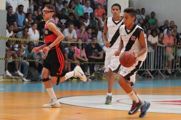 Thiaguinho em ao contra o rubro-negro